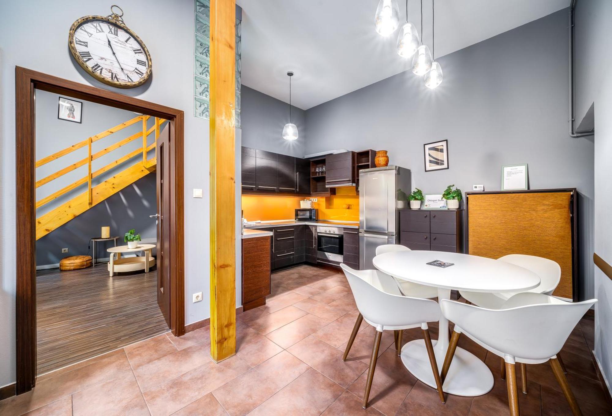 Oktogon Four Apartament Budapeszt
